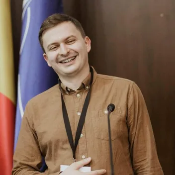 Dr. Radu Bulat